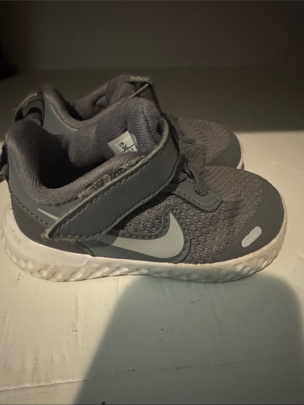 Nike Toddler Gray Mesh Velcro Sneakers